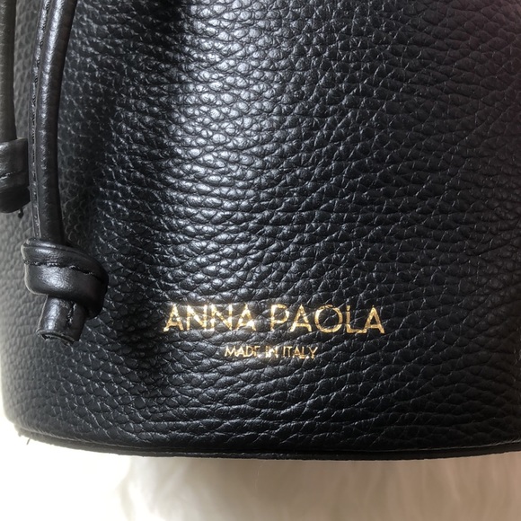 • NEW • ANNA PAOLA • Italian Leather Crossbody Bucket Bag wChain - Picture 5 of 15